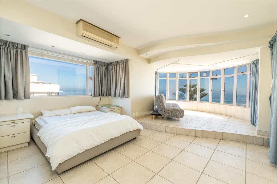 To Let 4 Bedroom Property for Rent in Sea Point Western Cape